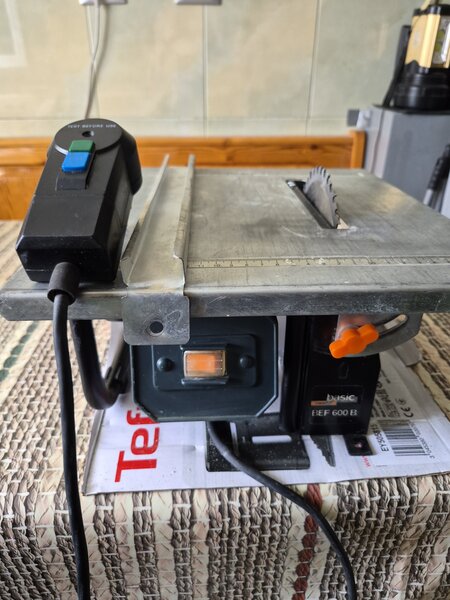 Vand fierastrau circular BEF 600B